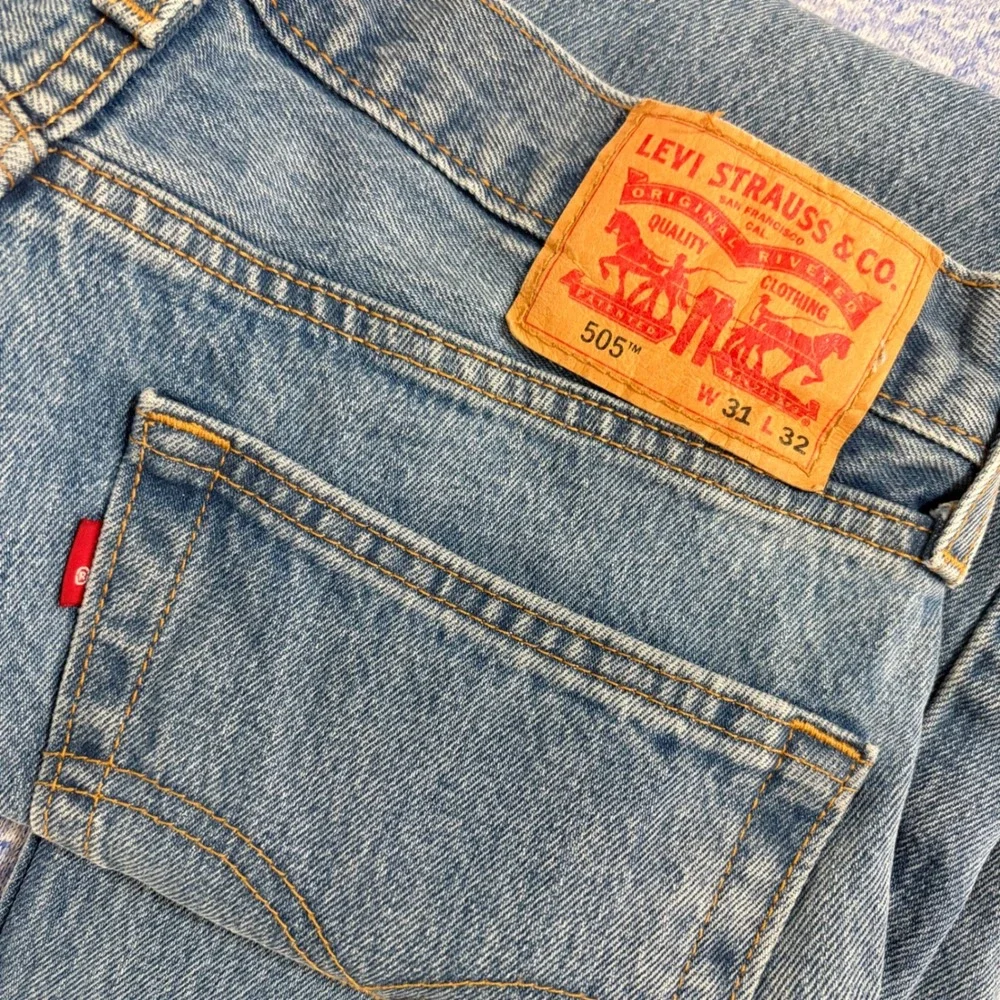 Levis 505 Jeans Regular Fit Straight Leg Mens 31x32 Blue Medium Wash 100% Cotton
